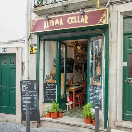 Portugal Here I - Alfama *